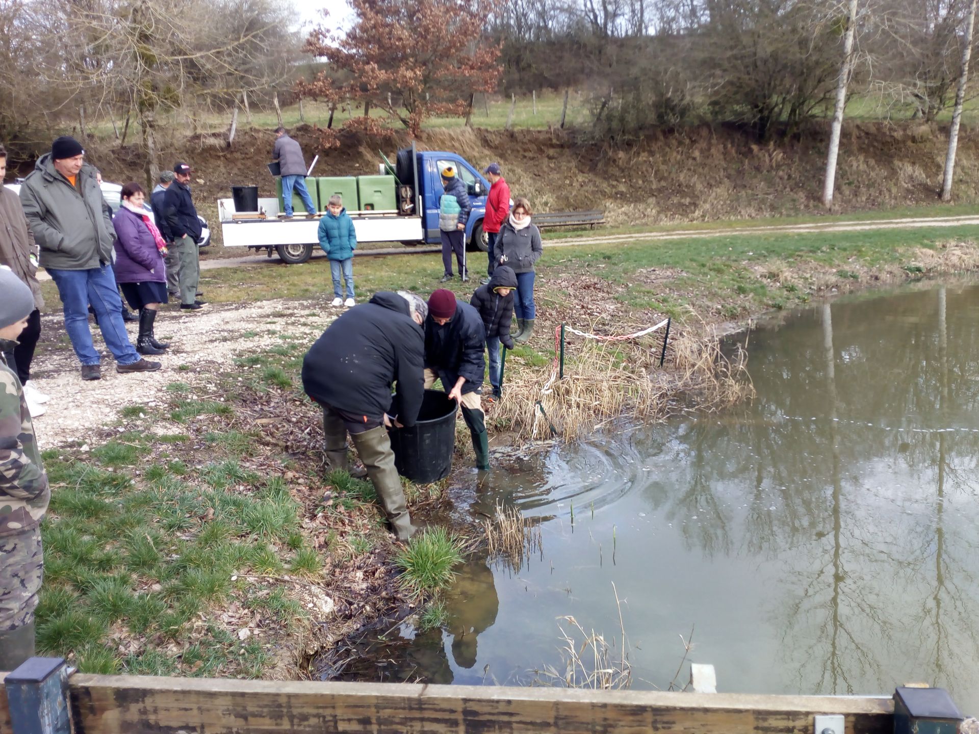 La mise à l'eau de 110kg portion et 30 kg de grosses